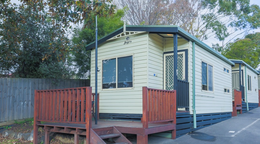 one bedroom cottage four berth melbourne accommodation coburg
