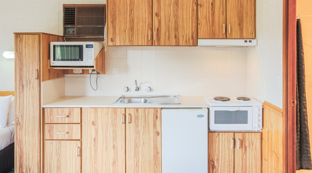 one bedroom cottage four berth kitchen self contained family accommodation melbourne victoria