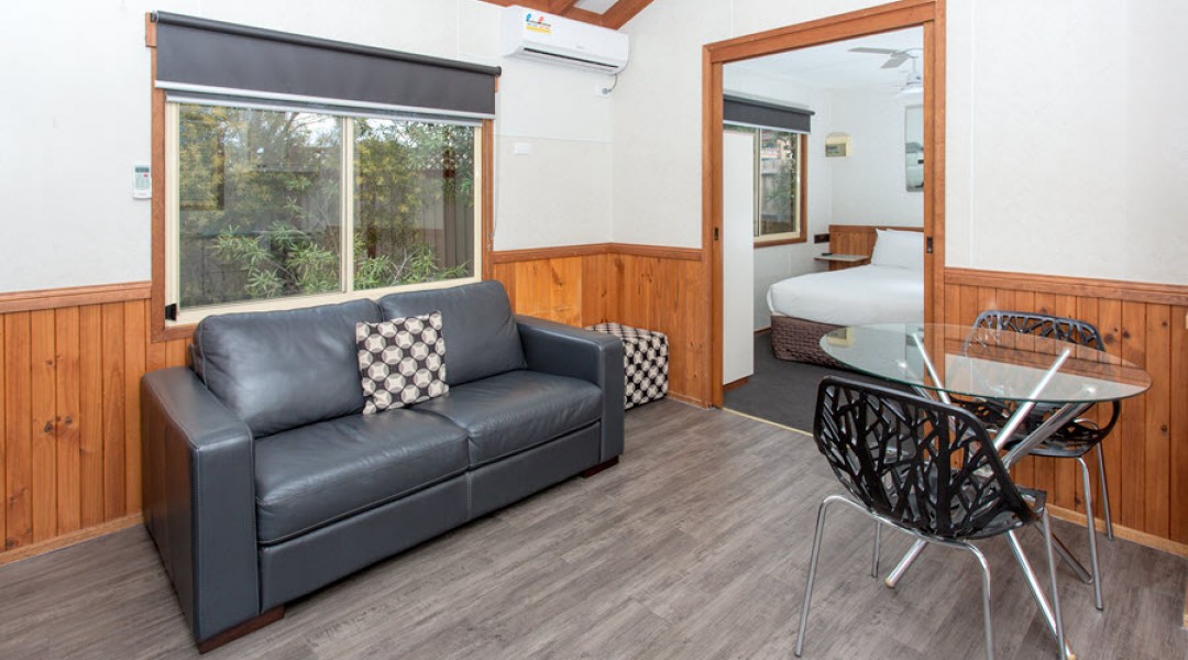 BIG4 Melbourne Accommodation One Bedroom Spa Cottage 2 berth 900px 5