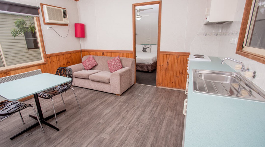 BIG4 Melbourne Accommodation One Bedroom Superior Cottage 2 berth 900px 02