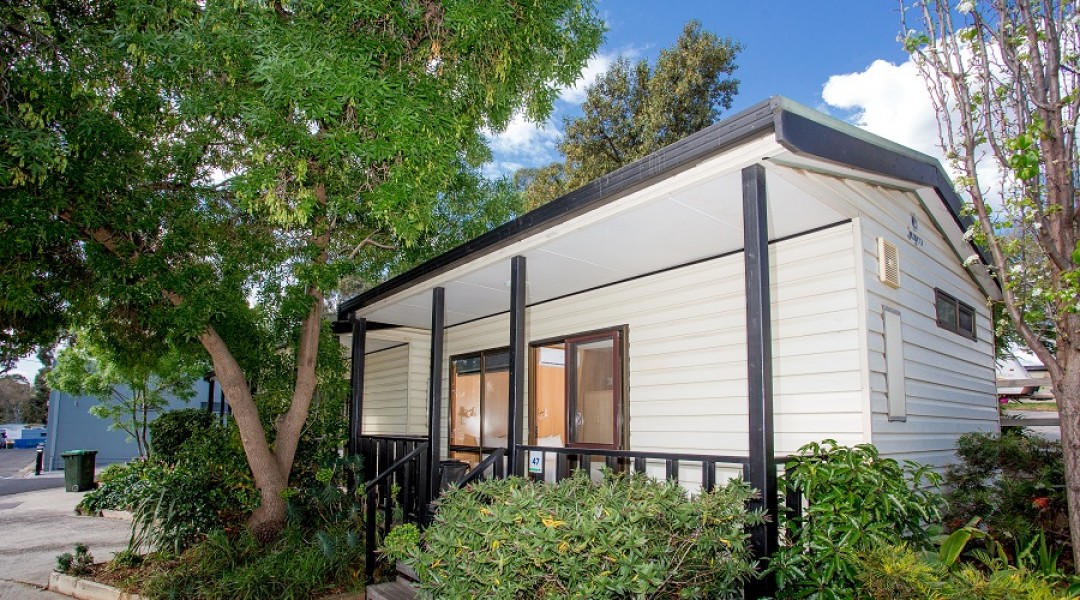BIG4 Melbourne Accommodation Studio Cabin 2 berth 900px 11