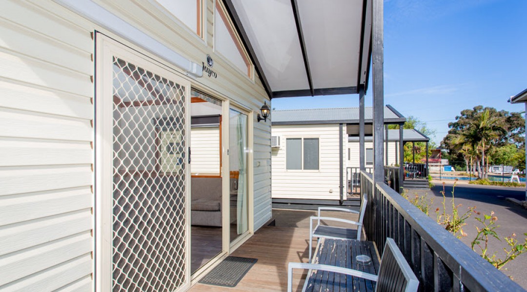 BIG4 Melbourne Accommodation Three Bedroom Villa 7 berth 900px 01