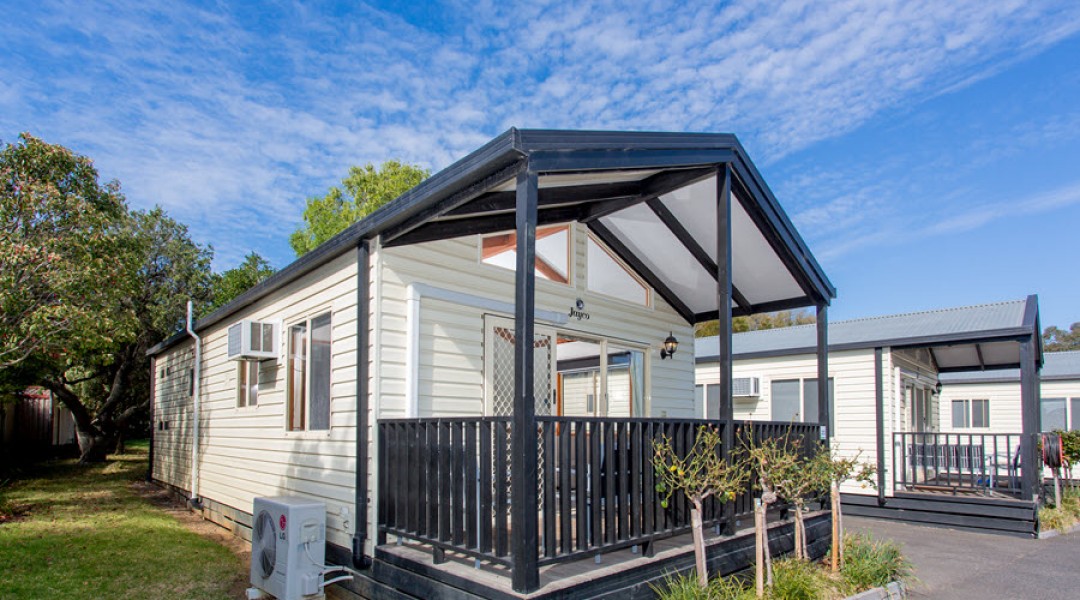 BIG4 Melbourne Accommodation Three Bedroom Villa 7 berth 900px 00