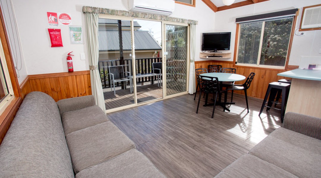 BIG4 Melbourne Accommodation Three Bedroom Villa 7 berth 900px 06