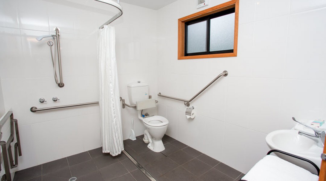 BIG4 Melbourne Accommodation Two Bedroom Accessible Family Cabin 900px 10