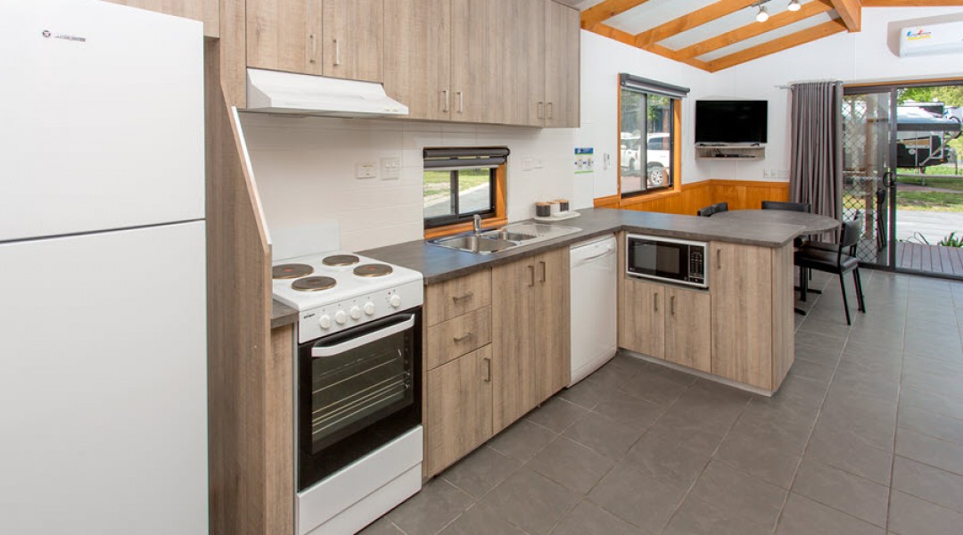 BIG4 Melbourne Accommodation Two Bedroom Accessible Family Cabin 900px 02